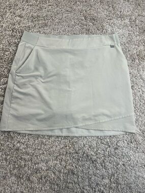 Women's Light Gray Athletic Skort with Side Pocket